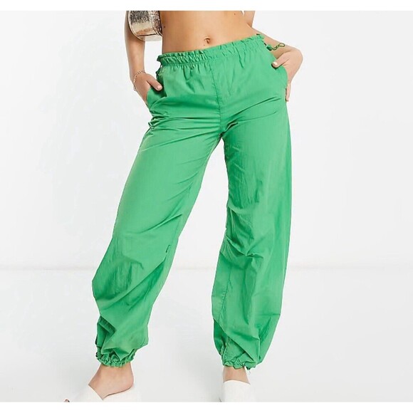Bershka Green Baggy Parachute Pants Small Women Tech Joggers Streetwear Blogger - Picture 1 of 16